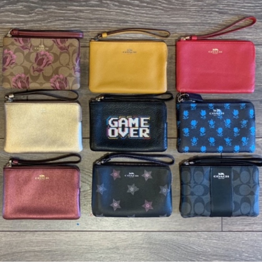 Coach | Metallic Pink Leather Wristlet - Picture 5 of 9